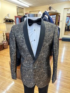 Read more about the article Prom Season Tips: Look Your Best with the Right Formalwear